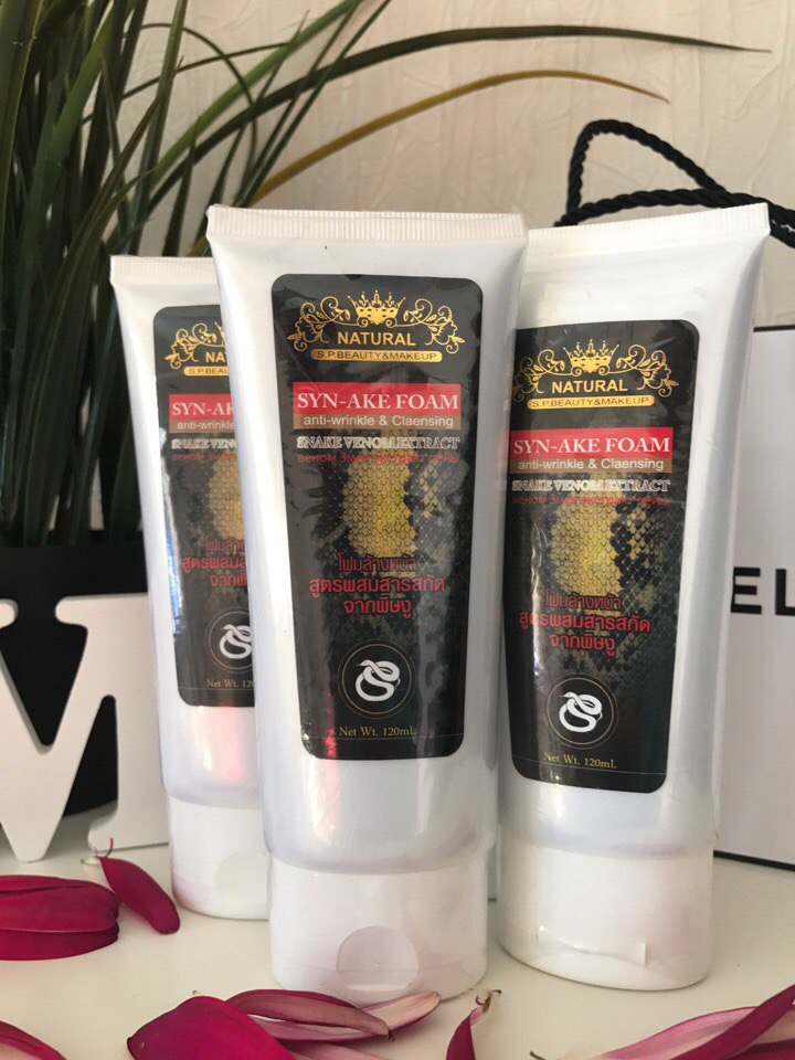 Антивозрастная пенка для умывания из Таиланда Nature Republic Syn-Ake с вытяжкой из яда Сиамской кобры