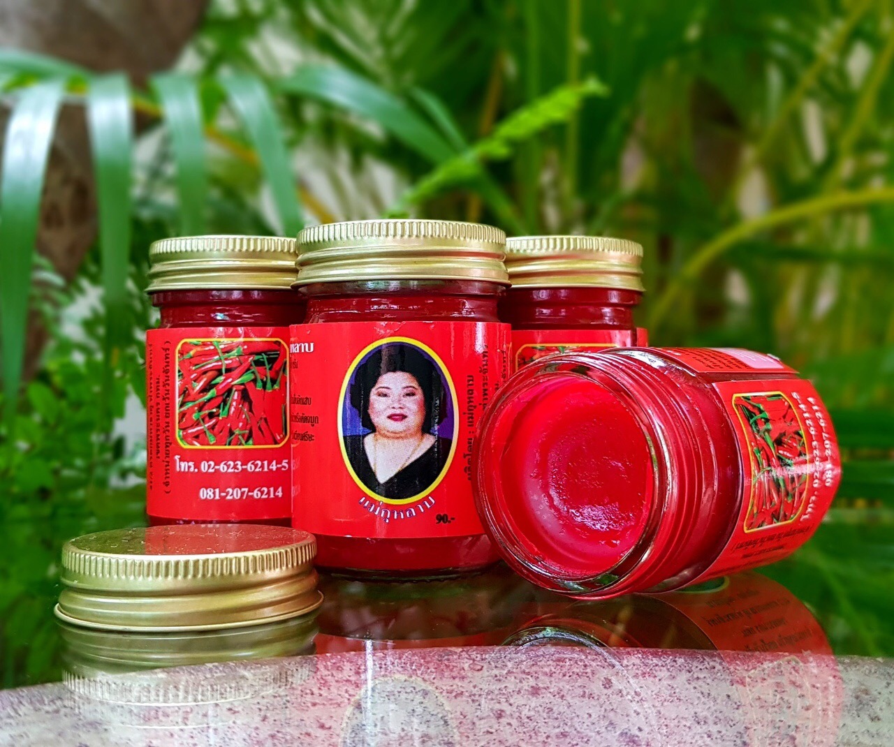 Горячий красный бальзам для тела с перцем из Таиланда Кулаб Hamar Osoth 50 гр.