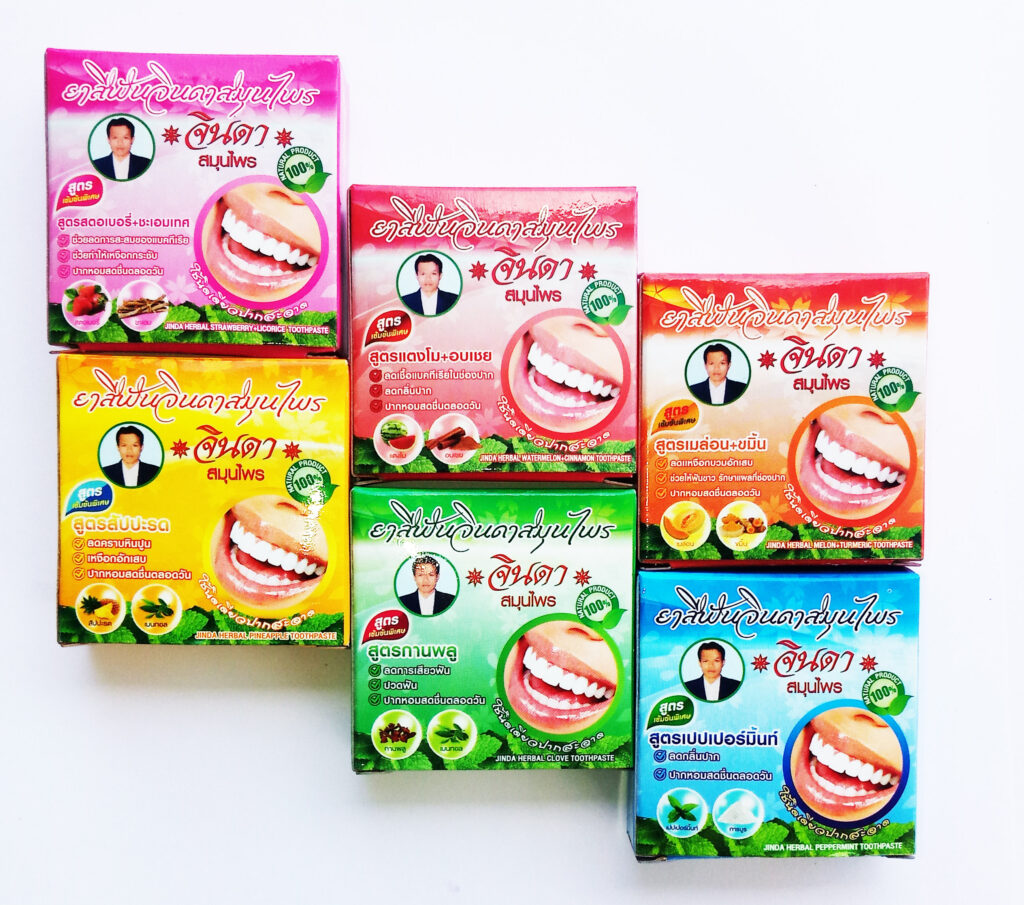 Натуральная травяная отбеливающая зубная паста из Тайланда Гвоздика Jinda Herbal Toothpaste Clove купить в Москве и Московской области.